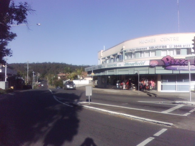 Photo of street and pub in Brisbane suburb of Moorooka